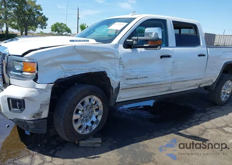 2018 GMC Sierra K2500 Denali z USA, uszkodzony, nr VIN 1GT12UEY9JF246905